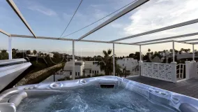 Villa for sale in Nueva Andalucia