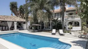 Villa for sale in Nueva Andalucia with 9 bedrooms