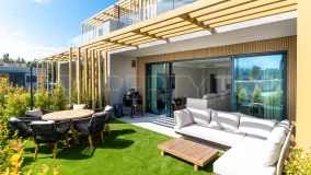 For sale town house in El Chaparral with 4 bedrooms