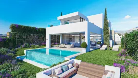 Villa in Estepona West for sale