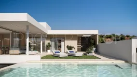 For sale villa in Estepona West with 4 bedrooms