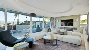 Comprar villa en Nueva Andalucia de 5 dormitorios