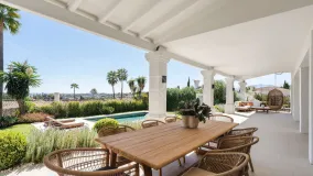 5 bedrooms villa for sale in Nueva Andalucia