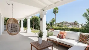 5 bedrooms villa for sale in Nueva Andalucia