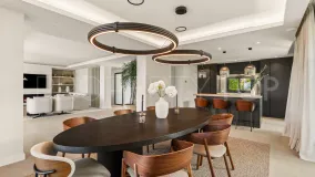 5 bedrooms villa for sale in Nueva Andalucia
