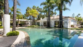 For sale 6 bedrooms villa in Nueva Andalucia