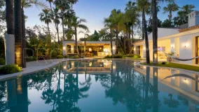 For sale 6 bedrooms villa in Nueva Andalucia