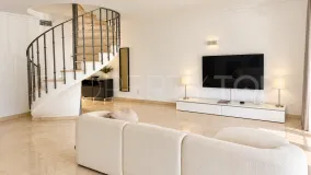 For sale duplex penthouse in Aloha Gardens