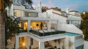 Villa pareada en venta de 4 dormitorios en Marbella Golden Mile