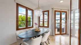 Villa de 4 dormitorios en venta en Estepona