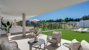 For sale 2 bedrooms ground floor apartment in Estepona