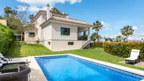 Villa de 4 dormitorios en venta en Zona F