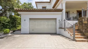 For sale villa in Zona B