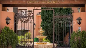 Pareado de 4 dormitorios en venta en Jardines de las Lomas