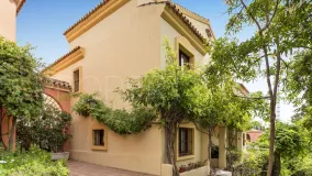 Pareado de 4 dormitorios en venta en Jardines de las Lomas