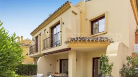 Pareado de 4 dormitorios en venta en Jardines de las Lomas