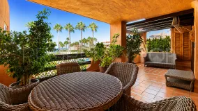 Apartamento en venta de 3 dormitorios en Estepona