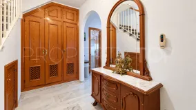 Se vende pareado de 5 dormitorios en Estepona