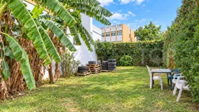 Se vende pareado de 5 dormitorios en Estepona