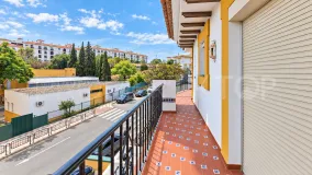 Se vende pareado de 5 dormitorios en Estepona