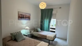 Se vende apartamento en Estepona Oeste con 4 dormitorios