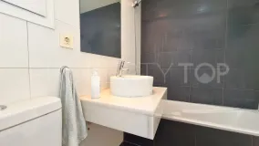 Se vende apartamento en Estepona Oeste con 4 dormitorios
