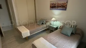 Se vende apartamento en Estepona Oeste con 4 dormitorios