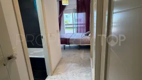 Se vende apartamento en Estepona Oeste con 4 dormitorios