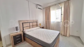 Buy house with 4 bedrooms in San Enrique de Guadiaro