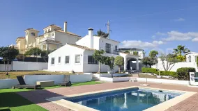 House for sale in Estepona with 3 bedrooms
