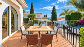 Casa en venta en La Duquesa con 4 dormitorios