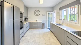 Casa en venta en La Duquesa con 4 dormitorios