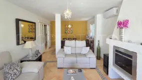 Villa a la venta en La Duquesa con 5 dormitorios