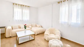 Se vende villa en La Duquesa con 6 dormitorios