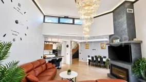 Villa a la venta con 4 dormitorios en Estepona