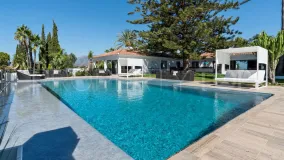 Elviria, villa en venta de 8 dormitorios