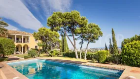 Villa con 6 dormitorios en venta en Benahavis