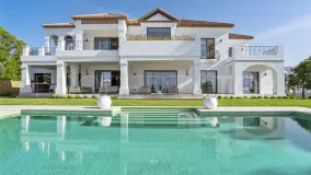 Se vende villa con 5 dormitorios en Los Flamingos