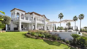 Se vende villa con 5 dormitorios en Los Flamingos