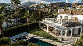 For sale 4 bedrooms villa in Nueva Andalucia