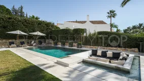 For sale 4 bedrooms villa in Nueva Andalucia