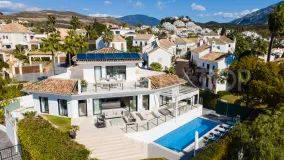 5 bedrooms villa for sale in Nueva Andalucia