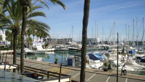 Estepona, apartamento planta baja en venta de 2 dormitorios