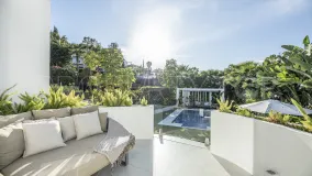 4 bedrooms villa for sale in Nueva Andalucia