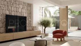 For sale villa with 4 bedrooms in Nueva Andalucia
