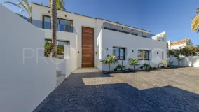 For sale Nueva Andalucia villa with 4 bedrooms