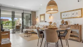 For sale ground floor apartment in Estepona Golf