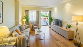 Apartamento en venta con 2 dormitorios en Guadalpin Suites