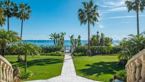 3 bedrooms apartment for sale in Estepona East