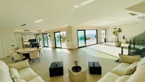Villa con 5 dormitorios a la venta en Mijas Costa